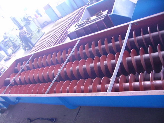 DL型多軸螺旋輸送機 DL型多軸螺旋輸送機